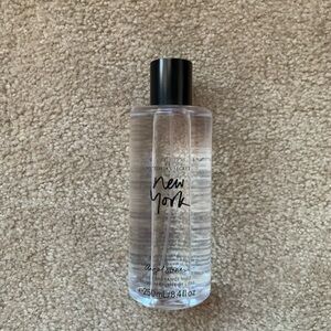 Victoria's Secret New York Fragrance Mist - Black Cap